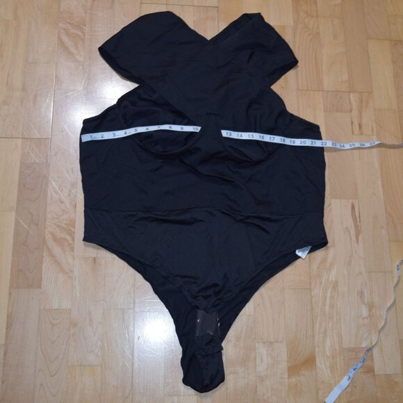 PrettyLittleThing Plus Women's Sz 20 Black Woven Cross Front Underwired Bodysuit - Picture 3 of 7